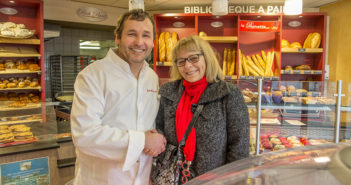 Corine, l'heureuse gagnante du jeu de la galette des rois organisé par Renaud