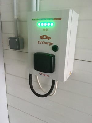 Bornes rechargement de véhicules électriques en Meuse avec Solar Tech