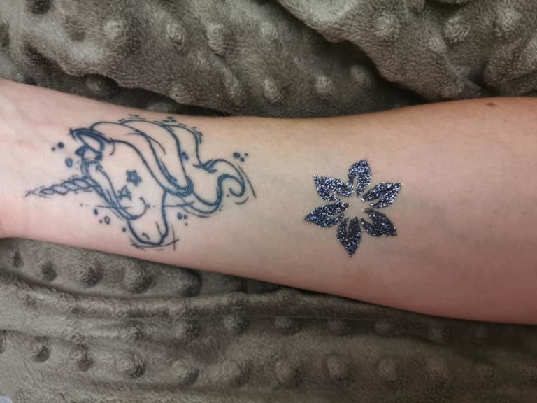 tatouages ephemers paillettes 768x576