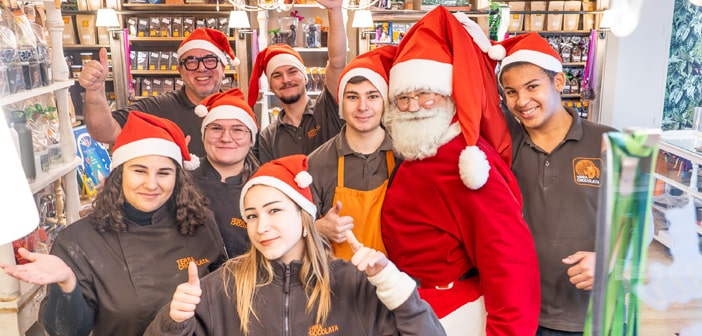 Le père Noël avec l'équipe de Terra Chocolata Verdun