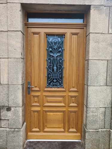 Porte d'entrée traditionnelle