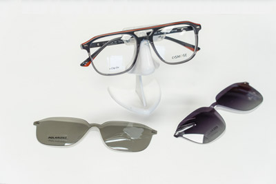 Monture de lunette avec clips solaires de la marque Osmose